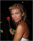 annalynne-mccord_03.jpg - 98 KB