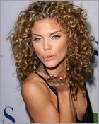 annalynne-mccord_14.jpg - 146 KB