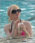 avril-lavigne_03.jpg - 172 KB