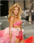 doutzen-kroes_05.jpg - 129 KB