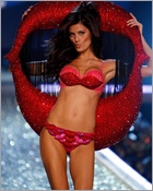 isabeli-fontana_16.jpg - 148 KB