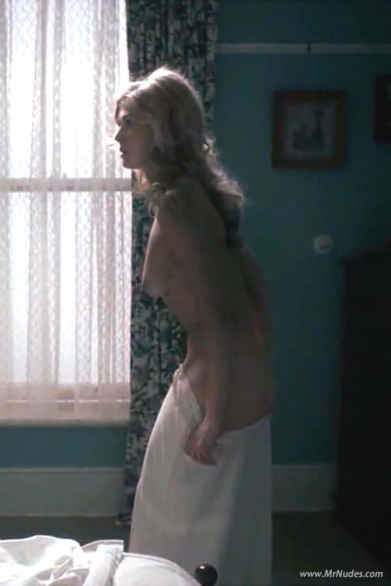 Rosamund Pike Tits And Pussy Pics Sex Photo