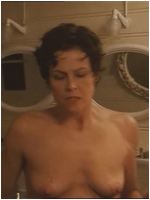 Sigourney Weaver nude